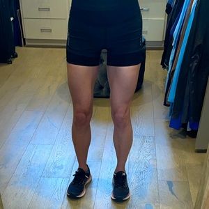 ❤️ 2/$50 items with ❤️ NWOT- Lululemon - Break Free Short